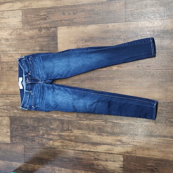 Hollister Denim - EUC HOLLISTER SKINNY JEANS W25 L29